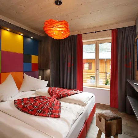 Flying - The Mountain Edition Lodge